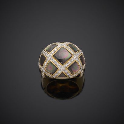 Bague dôme en or jaune 750 millièmes, à décor...