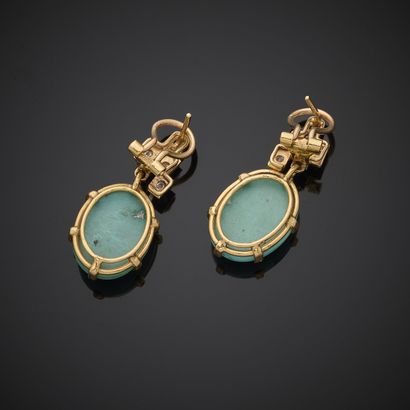 Paire de pendants d'oreille en or jaune 750...
