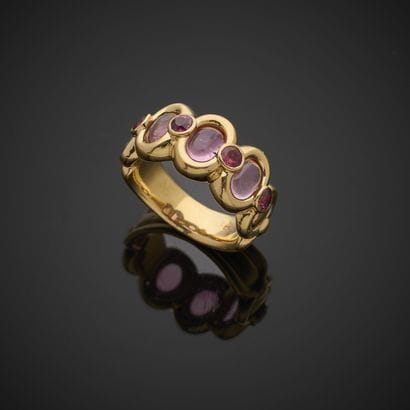 RUGIADA.
Bague en or jaune 750 millièmes,...