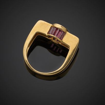 Bague en or jaune 750 millièmes, le chaton...
