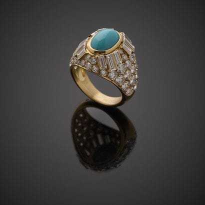 Bague dôme en or jaune 750 millièmes, présentant...