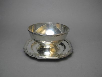SAUCIÈRE hémisphérique en argent à dormant...
