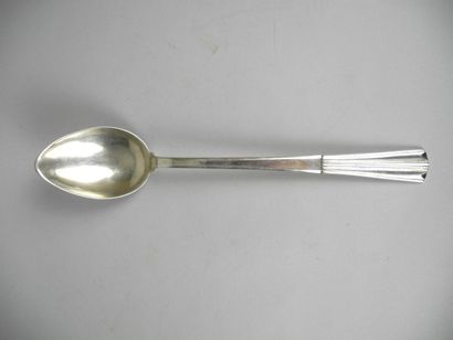 CUILLÈRE à RAGOÛT en argent, le manche en...