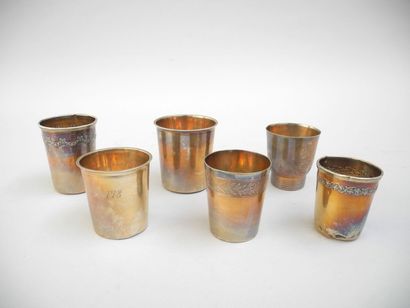 Six timbales en argent