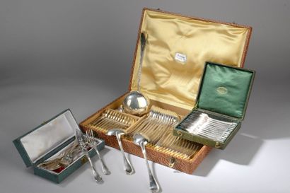 Partie de ménagère en métal argenté modèle...