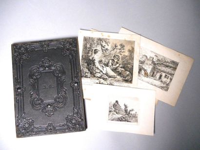 Serre courrier en cuir moulé préssé (usures)....