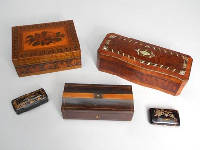 Trois boîtes en placage et marqueterie du...