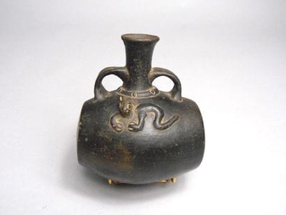 Vase goulot avec représentation d'un félin...