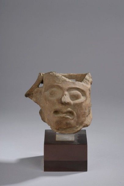 Tête anthropomorphe, fragment d'encensoir...