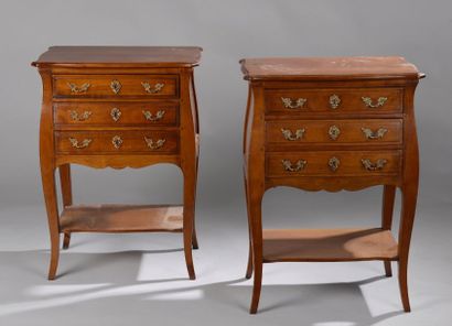 Paire de tables de chevet en bois naturel...