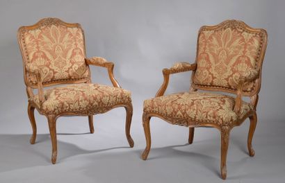 Paire de fauteuils à dossier plat en hêtre...