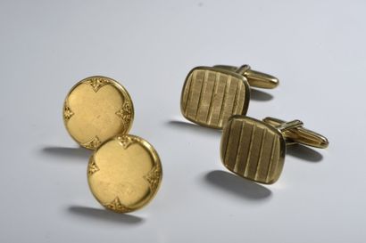 Paire de BOUTONS DE MANCHETTES en or jaune...