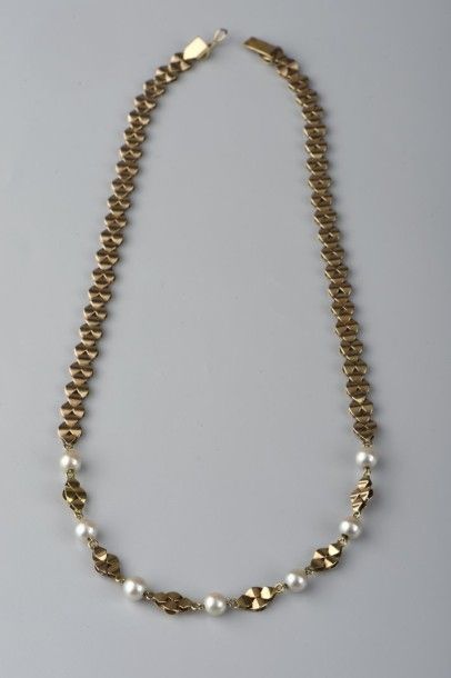 COLLIER en or jaune 18K à maille losangique...