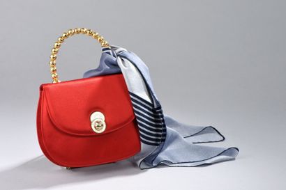 CELINE

Petit sac du soir en satin rouge,...