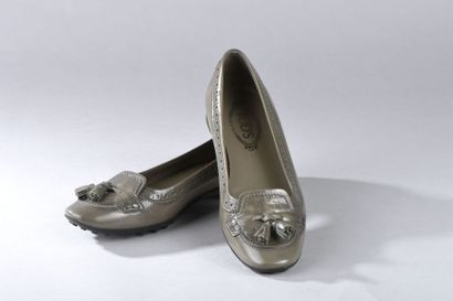 Tod's

Deux paires de mocassins à picots,...