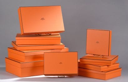 HERMES Paris

Lot de dix boîtes en carton...