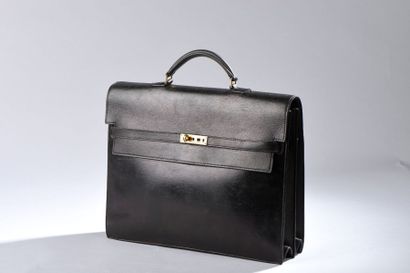 HERMES Paris

Serviette modèle «Kelly Dépêche»...