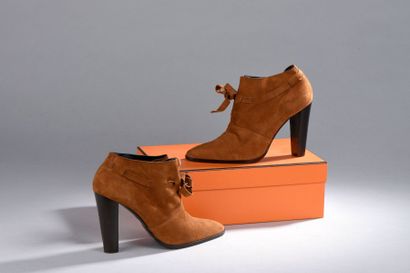 HERMES Paris

Paire de bottines modèle «Dédale»...