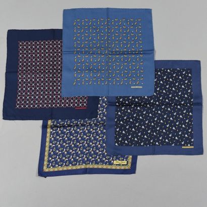 HERMES Paris

Quatre pochettes de soie imprimée...