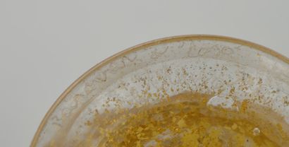 Vase balustre en verre soufflé à paillons...