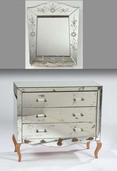 Ensemble comprenant une petite commode de...