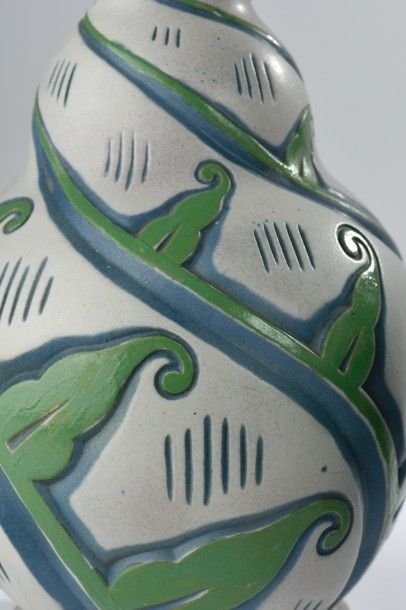 MOUGIN NANCY et LEGRAND

Vase piriforme en...
