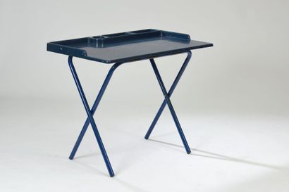 Bureau d'écolier, le plateau en aggloméré...
