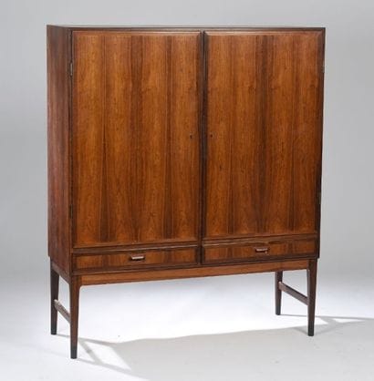 Petite armoire en placage de palissandre...