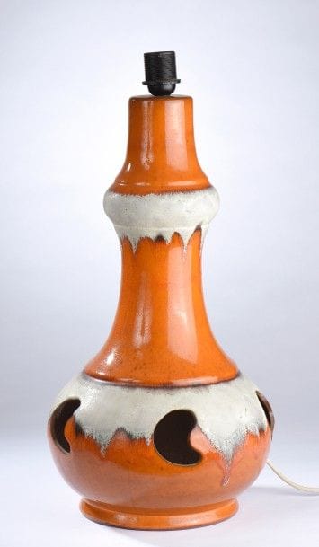 Lampe piriforme en céramique ajourée émaillée...