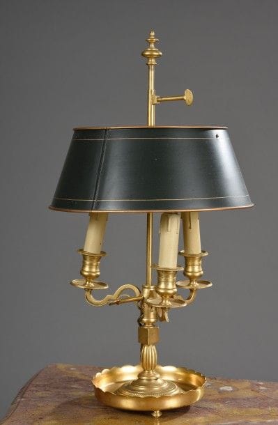 Lampe bouillotte en laiton doré, le bouquet...