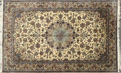 Tapis NAIM CHICHLA en laine kork, les palmettes...