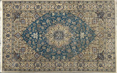 Tapis NAIM CHICHLA en laine kork, les palmettes...