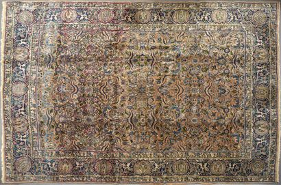 Tapis KIRMAN-YEZD. Le velour en laine, chaîne,...