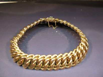 Bracelet en or jaune maille américaine. Poids...