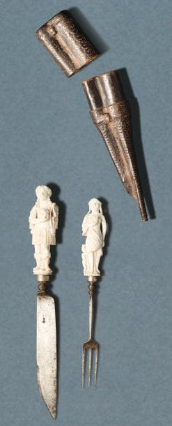 COUVERT de MARIAGE en ivoire sculpté, la...