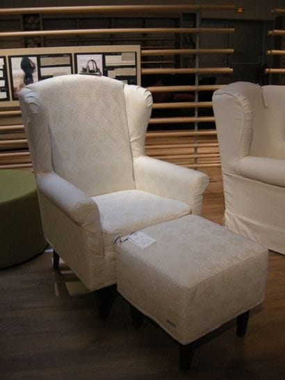 Fauteuil et un bout de canapé Garniture de...
