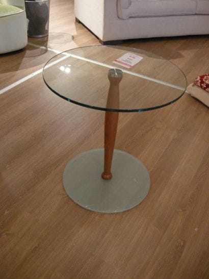 Guéridon à plateau et pied de verre Modèle...
