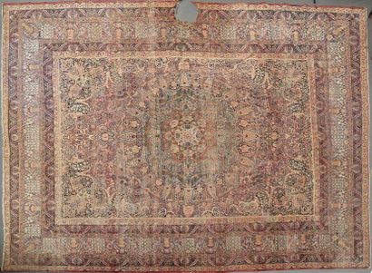 Très important tapis KIRMAN-LAVER. Velours...
