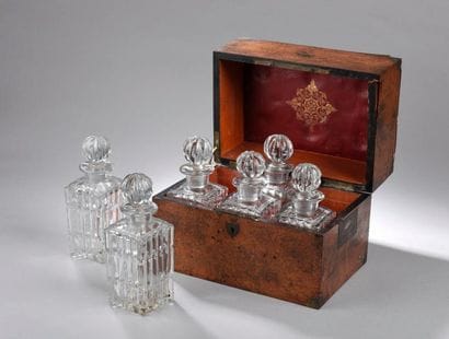 Coffret à liqueur en placage de loupe de...