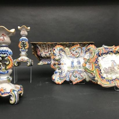 Ensemble en faïence polychrome de Quimper,...