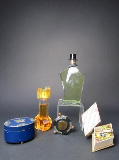 Divers parfumeurs
Lot comprenant : un flacon...