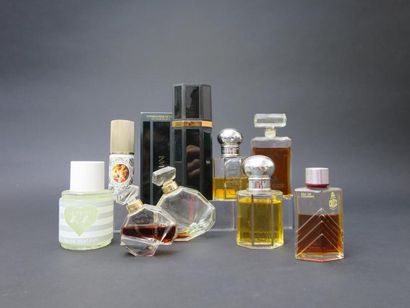 Divers parfumeurs.
Lot comprenant un flacon...
