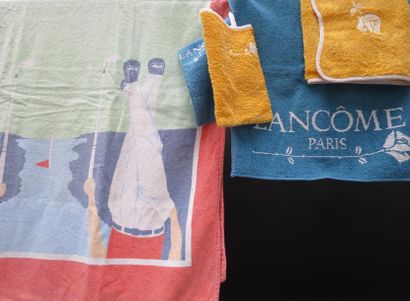 LANCÔME
Trois serviettes de toilette.
