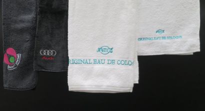 Linge de maison
Un lot de quatre serviettes...