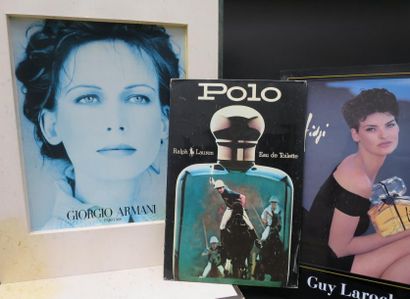 Divers parfumeurs
Lot comprenant six panneaux...