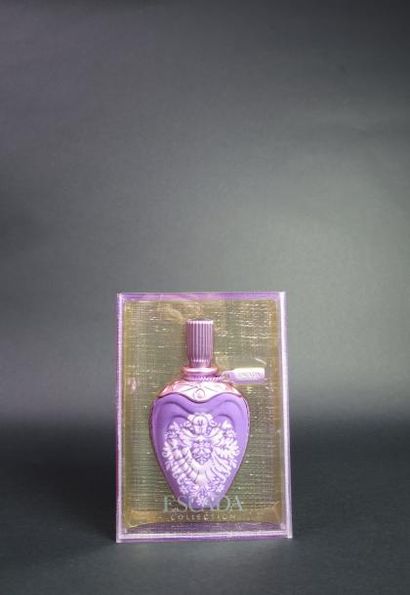 ESCADA Collection (années 1990)
Présenté...
