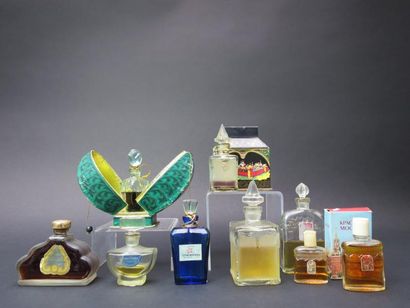 Parfumerie russe
Lot composé de neuf flacons...