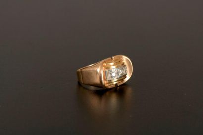 Bague en or jaune 18K sertie d'une ligne...
