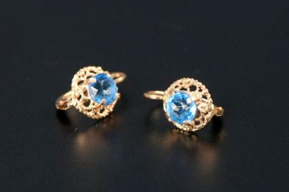 Paire de boucles d'oreille en or jaune 18K...