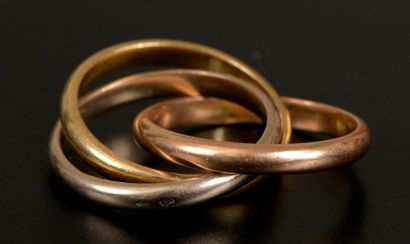 Bague à trois anneaux entrelacés en or 18K...